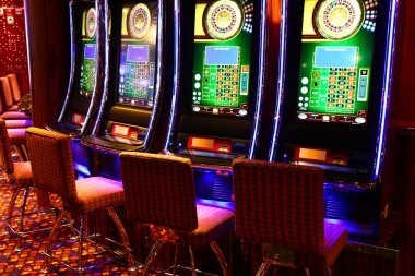 nalo70 live-dealer tables showing multiple game streams and player interface